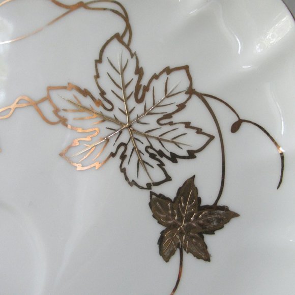 Fine Porcelain Saucer "Golden Grape Leaf", Japan - Picture 3 of 10